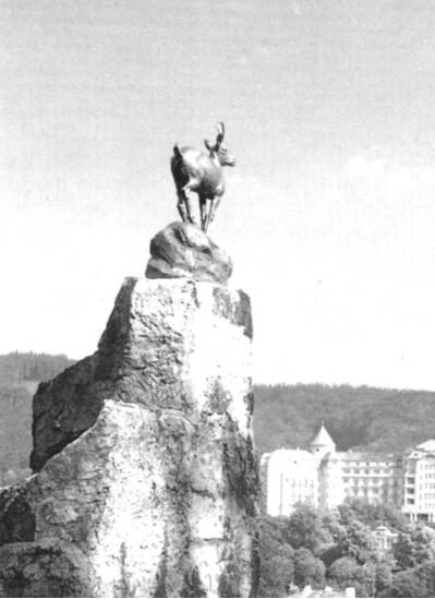 箱根温泉集团-卡罗维法利的温泉鹿雕塑