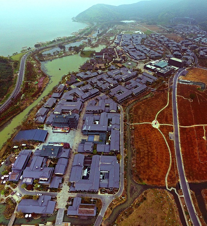 智慧旅游理念下的创新型康养小镇规划
