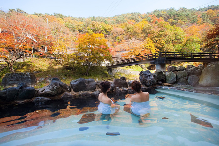 温泉度假村设计：急救设施与通道：如何做到高效救援？