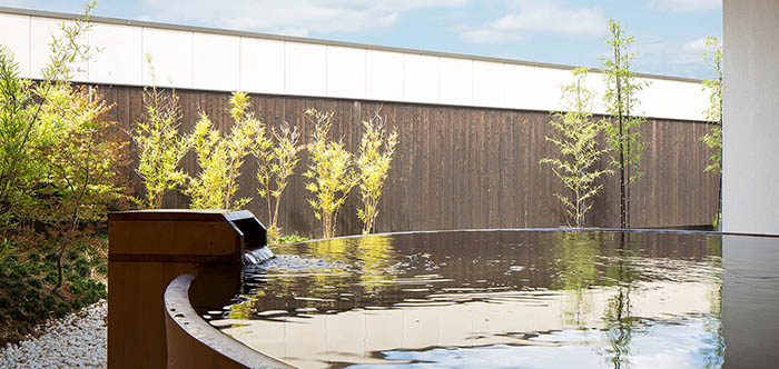 如何在温泉酒店设计中体现个性化服务？