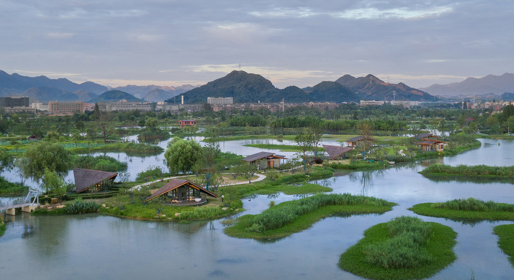 046-fuyang-yangbei-lake-wetland-ecological-hotel-china-by-shulin-architecture.jpg